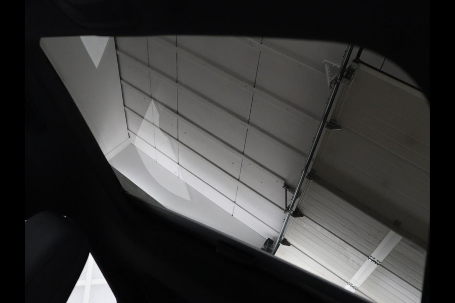 Audi A3 30 TFSI S edition | Panoramadak | Sportstoelen | Virtual Cockpit | Carplay | Half leder | Full LED | Parkeerhulp | Cruise control | Bluetooth | Climate control | Navigatie | S Line