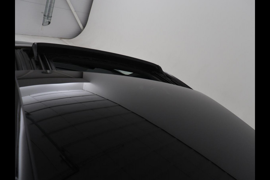 Audi A3 30 TFSI S edition | Panoramadak | Sportstoelen | Virtual Cockpit | Carplay | Half leder | Full LED | Parkeerhulp | Cruise control | Bluetooth | Climate control | Navigatie | S Line