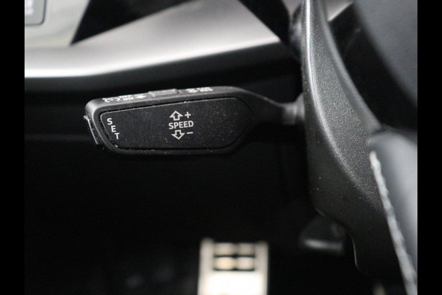 Audi A3 30 TFSI S edition | Panoramadak | Sportstoelen | Virtual Cockpit | Carplay | Half leder | Full LED | Parkeerhulp | Cruise control | Bluetooth | Climate control | Navigatie | S Line