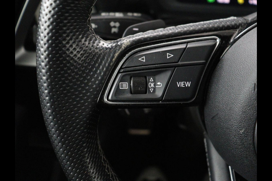 Audi A3 30 TFSI S edition | Panoramadak | Sportstoelen | Virtual Cockpit | Carplay | Half leder | Full LED | Parkeerhulp | Cruise control | Bluetooth | Climate control | Navigatie | S Line
