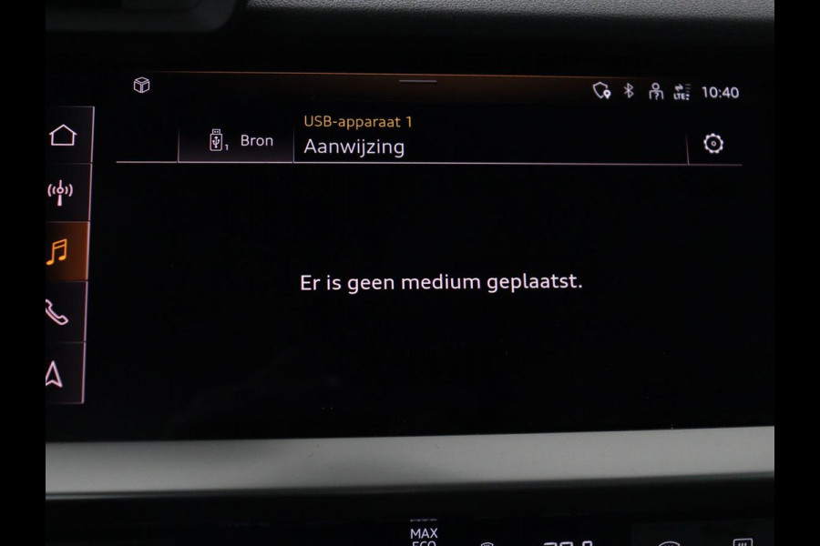 Audi A3 30 TFSI S edition | Panoramadak | Sportstoelen | Virtual Cockpit | Carplay | Half leder | Full LED | Parkeerhulp | Cruise control | Bluetooth | Climate control | Navigatie | S Line