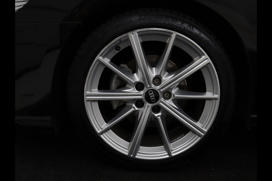 Audi A3 30 TFSI S edition | Panoramadak | Sportstoelen | Virtual Cockpit | Carplay | Half leder | Full LED | Parkeerhulp | Cruise control | Bluetooth | Climate control | Navigatie | S Line