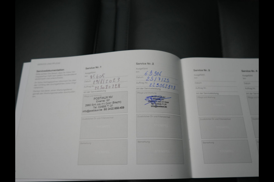 Volvo XC60 T6 AWD R-Design Plug In Hybrid 350pk Dealer O.H. PHEV | Trekhaak Af Fabriek | Panodak | Adaptive Cruise | Harman / Kardon | Lederen Sportstoelen Memory & Verwarmd | Google Assistent | Stuur Verwarmd | Keyless | Apple Carplay | DAB |