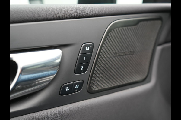 Volvo XC60 T6 AWD R-Design Plug In Hybrid 350pk Dealer O.H. PHEV | Trekhaak Af Fabriek | Panodak | Adaptive Cruise | Harman / Kardon | Lederen Sportstoelen Memory & Verwarmd | Google Assistent | Stuur Verwarmd | Keyless | Apple Carplay | DAB |