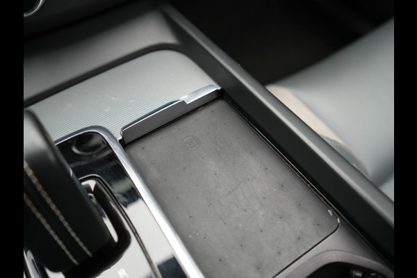 Volvo XC60 T6 AWD R-Design Plug In Hybrid 350pk Dealer O.H. PHEV | Trekhaak Af Fabriek | Panodak | Adaptive Cruise | Harman / Kardon | Lederen Sportstoelen Memory & Verwarmd | Google Assistent | Stuur Verwarmd | Keyless | Apple Carplay | DAB |
