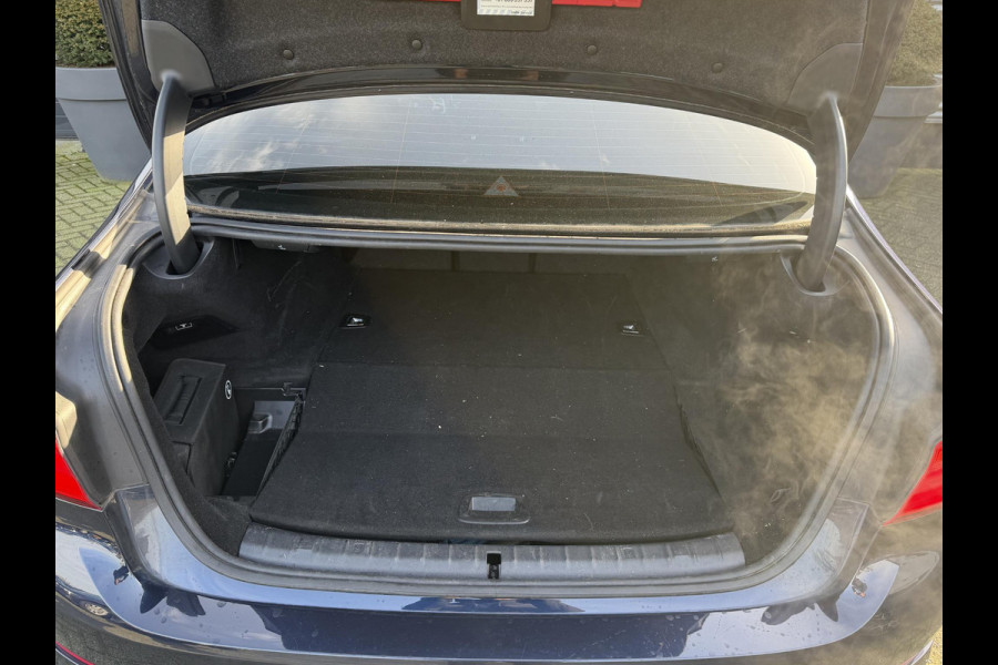 BMW 5 Serie 530e xDrive iPerformance High Executive | Bowers & Wilkins | Head-Up Display | Camera | DAB | Stoelventilatie/Verwarming |