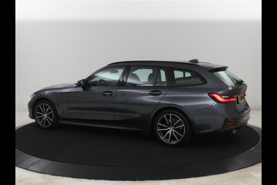 BMW 3 Serie Touring 318i Sport Line | Sportstoelen | Half leder | Live Cockpit | Carplay | Navigatie | Sfeerverlichting | Parkeerhulp | Climate control | Bluetooth | Cruise control