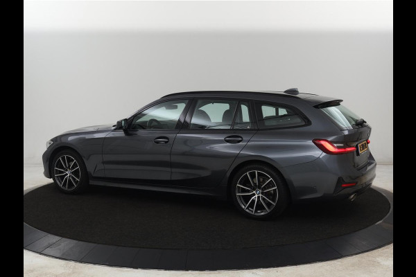 BMW 3 Serie Touring 318i Sport Line | Sportstoelen | Half leder | Live Cockpit | Carplay | Navigatie | Sfeerverlichting | Parkeerhulp | Climate control | Bluetooth | Cruise control