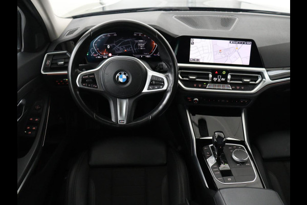 BMW 3 Serie Touring 318i Sport Line | Sportstoelen | Half leder | Live Cockpit | Carplay | Navigatie | Sfeerverlichting | Parkeerhulp | Climate control | Bluetooth | Cruise control