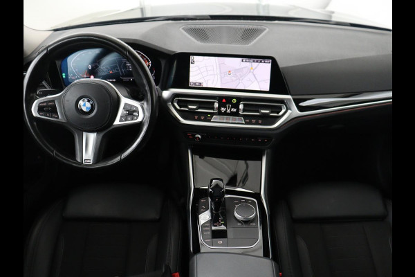 BMW 3 Serie Touring 318i Sport Line | Sportstoelen | Half leder | Live Cockpit | Carplay | Navigatie | Sfeerverlichting | Parkeerhulp | Climate control | Bluetooth | Cruise control