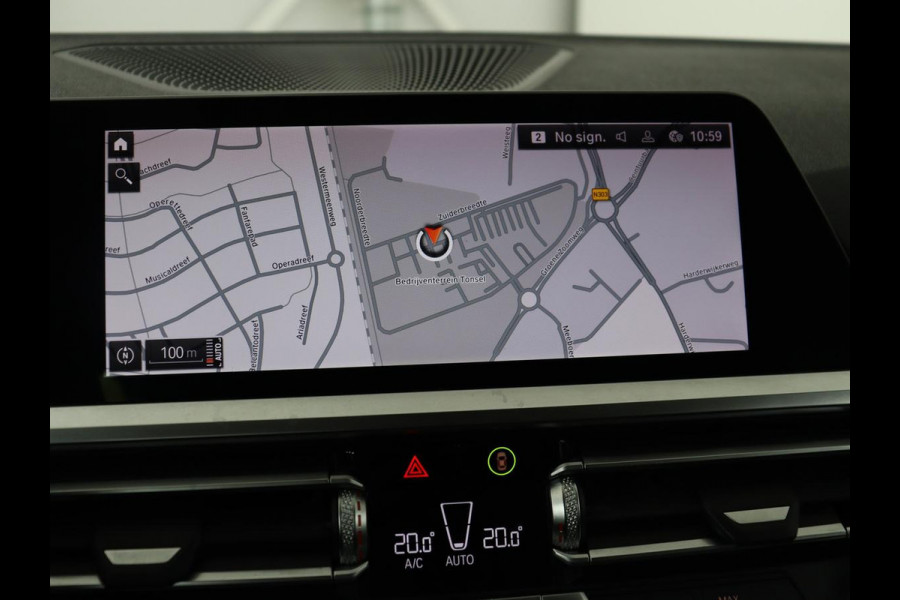 BMW 3 Serie Touring 318i Sport Line | Sportstoelen | Half leder | Live Cockpit | Carplay | Navigatie | Sfeerverlichting | Parkeerhulp | Climate control | Bluetooth | Cruise control