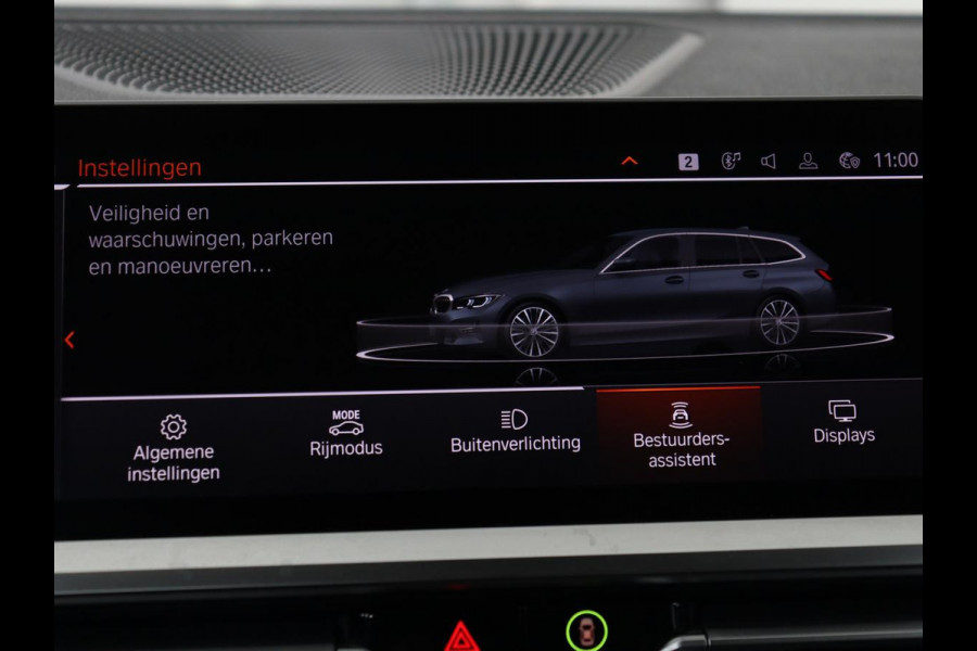 BMW 3 Serie Touring 318i Sport Line | Sportstoelen | Half leder | Live Cockpit | Carplay | Navigatie | Sfeerverlichting | Parkeerhulp | Climate control | Bluetooth | Cruise control