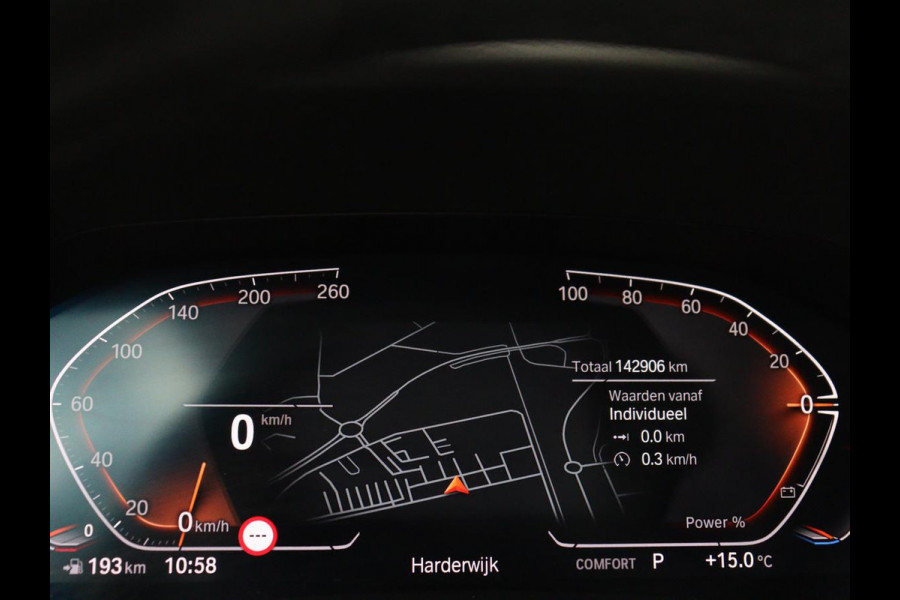 BMW 3 Serie Touring 318i Sport Line | Sportstoelen | Half leder | Live Cockpit | Carplay | Navigatie | Sfeerverlichting | Parkeerhulp | Climate control | Bluetooth | Cruise control