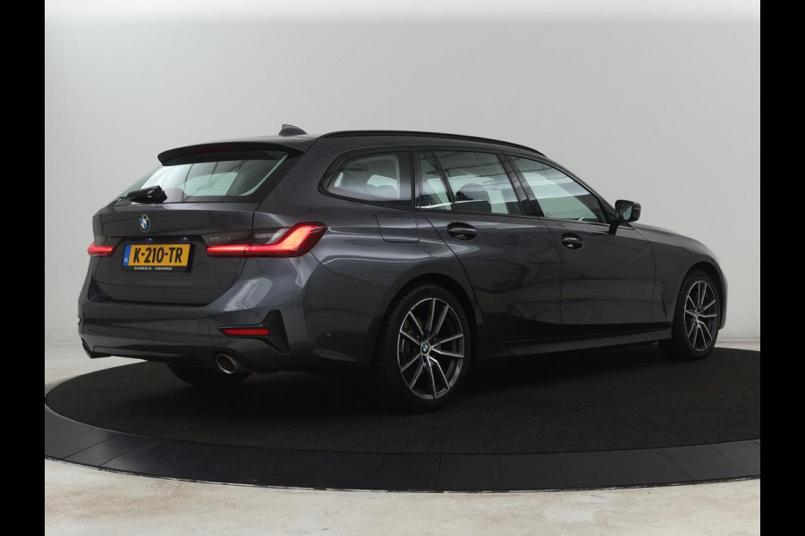 BMW 3 Serie Touring 318i Sport Line | Sportstoelen | Half leder | Live Cockpit | Carplay | Navigatie | Sfeerverlichting | Parkeerhulp | Climate control | Bluetooth | Cruise control