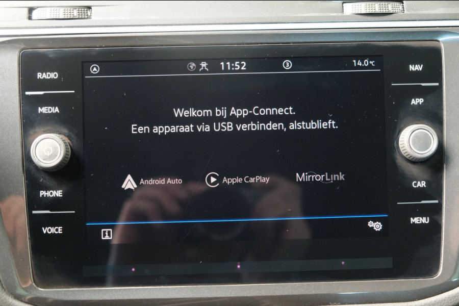 Volkswagen Tiguan 1.5 TSI 2x R-Line Automaat - N.A.P. Virtual Cockpit, Carplay, IQ Light, Navi.