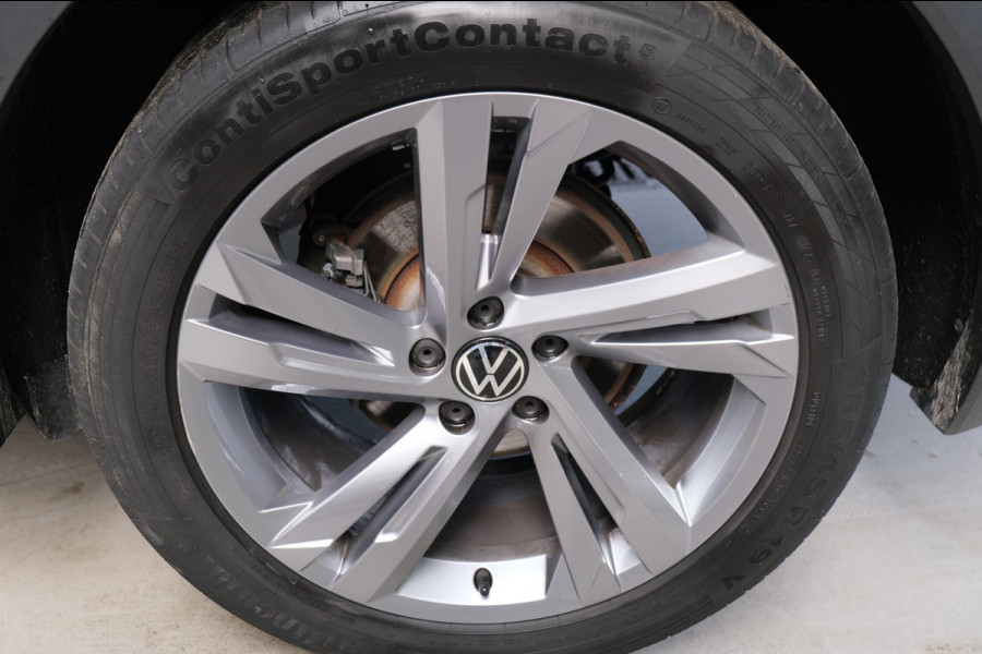 Volkswagen Tiguan 1.5 TSI 2x R-Line Automaat - N.A.P. Virtual Cockpit, Carplay, IQ Light, Navi.
