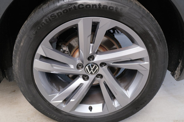 Volkswagen Tiguan 1.5 TSI 2x R-Line Automaat - N.A.P. Virtual Cockpit, Carplay, IQ Light, Navi.