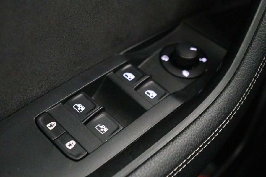 Škoda Superb 1.4 TSI iV Sportline | Trekhaak | Stoelverwarming | Matrix LED | Virtual Cockpit | Camera | Alcantara | Canton sound | Memory | Carplay | Navigatie | PHEV