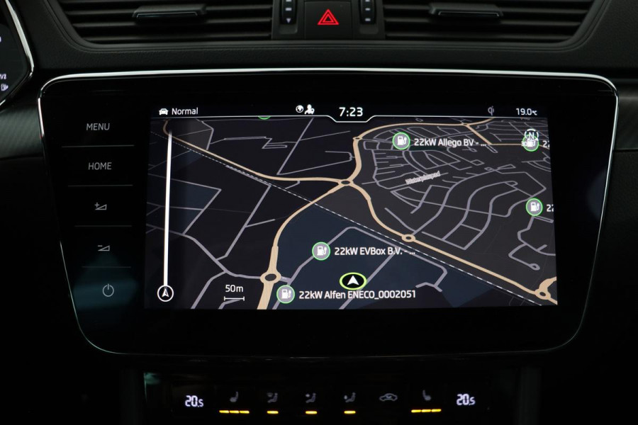 Škoda Superb 1.4 TSI iV Sportline | Trekhaak | Stoelverwarming | Matrix LED | Virtual Cockpit | Camera | Alcantara | Canton sound | Memory | Carplay | Navigatie | PHEV