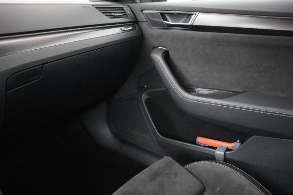 Škoda Superb 1.4 TSI iV Sportline | Trekhaak | Stoelverwarming | Matrix LED | Virtual Cockpit | Camera | Alcantara | Canton sound | Memory | Carplay | Navigatie | PHEV