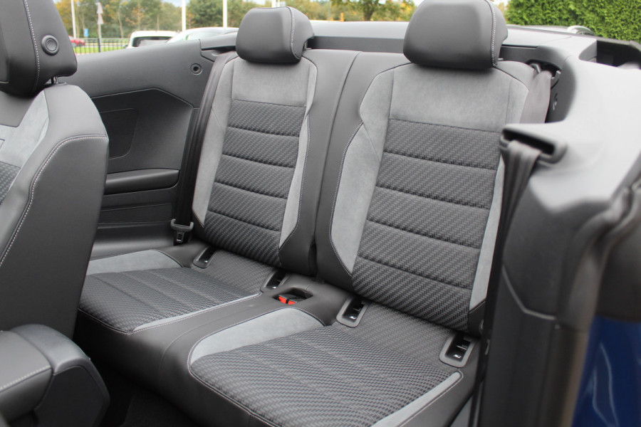 Volkswagen T-Roc Cabrio 1.5 TSI R-Line / Navigatie / Parkeerhulp V+A / 19'' / Keyless / ACC / DAB / Stoelverwarming