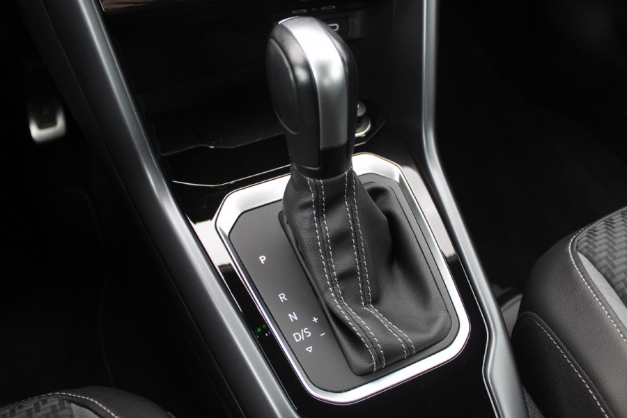 Volkswagen T-Roc Cabrio 1.5 TSI R-Line / Navigatie / Parkeerhulp V+A / 19'' / Keyless / ACC / DAB / Stoelverwarming