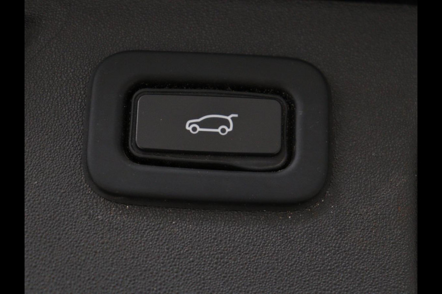 Land Rover Discovery Sport P300e 1.5 R-Dynamic SE | Panoramadak | Head-Up | Leder | Trekhaak | Matrix LED | Stoelverwarming | Keyless | Park Assist | Carplay | Navigatie | Memory | PHEV | Plug In