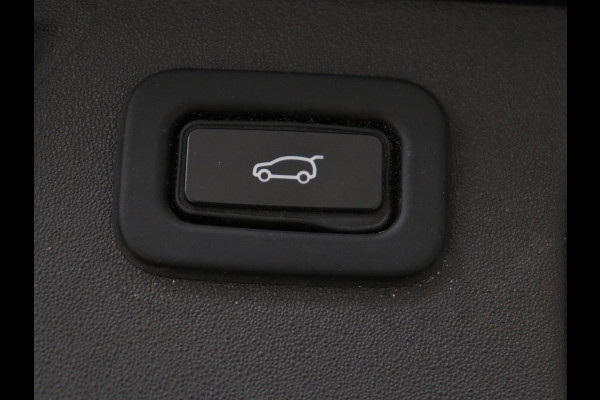 Land Rover Discovery Sport P300e 1.5 R-Dynamic SE | Panoramadak | Head-Up | Leder | Trekhaak | Matrix LED | Stoelverwarming | Keyless | Park Assist | Carplay | Navigatie | Memory | PHEV | Plug In