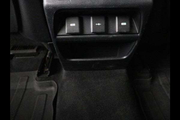 Land Rover Discovery Sport P300e 1.5 R-Dynamic SE | Panoramadak | Head-Up | Leder | Trekhaak | Matrix LED | Stoelverwarming | Keyless | Park Assist | Carplay | Navigatie | Memory | PHEV | Plug In