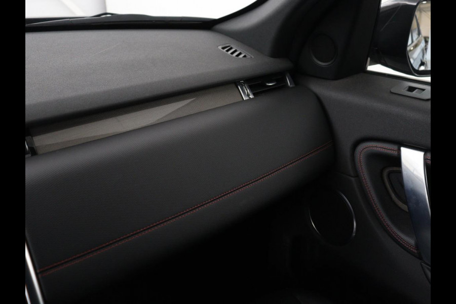 Land Rover Discovery Sport P300e 1.5 R-Dynamic SE | Panoramadak | Head-Up | Leder | Trekhaak | Matrix LED | Stoelverwarming | Keyless | Park Assist | Carplay | Navigatie | Memory | PHEV | Plug In