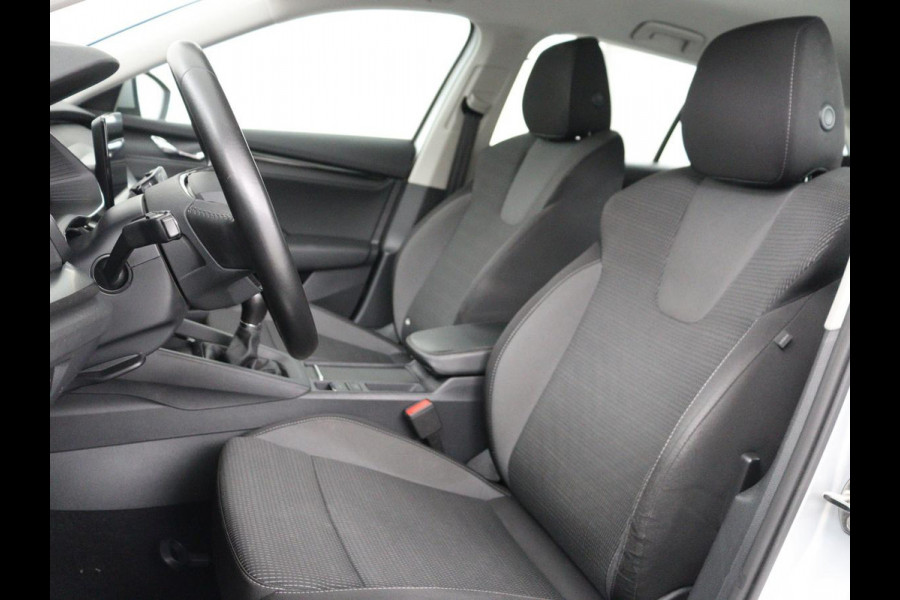 Škoda Octavia 1.0 TSI Business Edition | Trekhaak | Carplay | Navigatie | Full LED | Parkeerhulp | Climate control | Digital Cockpit | Bluetooth