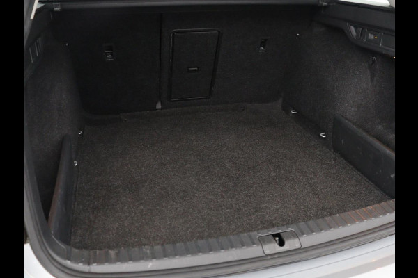 Škoda Octavia 1.0 TSI Business Edition | Trekhaak | Carplay | Navigatie | Full LED | Parkeerhulp | Climate control | Digital Cockpit | Bluetooth