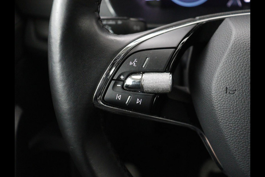 Škoda Octavia 1.0 TSI Business Edition | Trekhaak | Carplay | Navigatie | Full LED | Parkeerhulp | Climate control | Digital Cockpit | Bluetooth