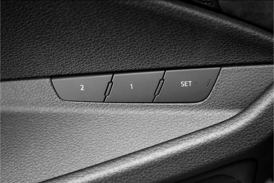 Audi e-tron 55 Quattro Advanced Pro Line+ 95 kWh S-Line Zwart Optiek Pano ACC HUD Trekhaak