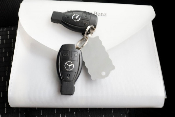 Mercedes-Benz Vito 114 CDI 136pk Compact 9G Automaat 2x Schuifdeur/LED/Camera/Inrichting 09-2022