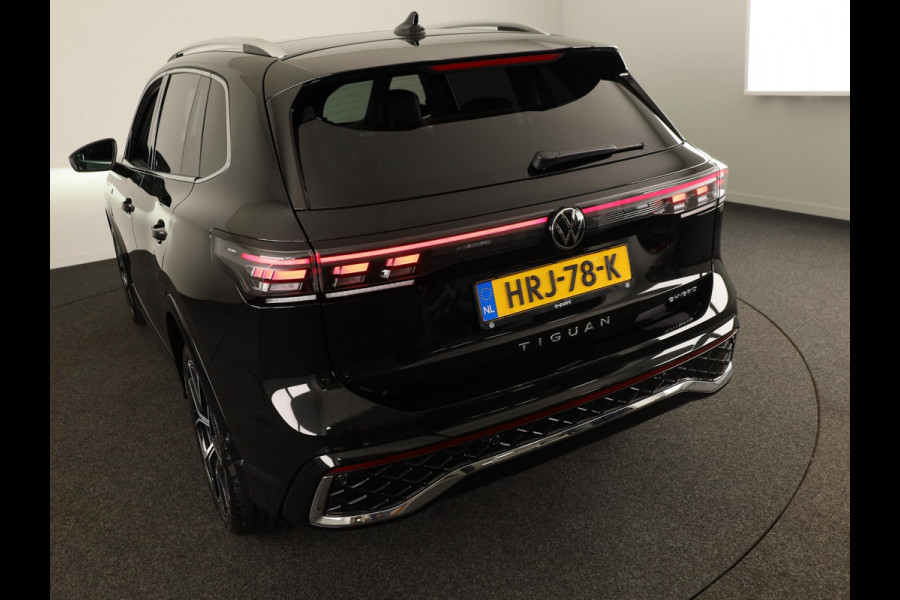 Volkswagen Tiguan 1.5 eHybrid R-Line Edition 272PK | Panoramadak | Camera | Wegklapbare trekhaak | Verlengde garantie