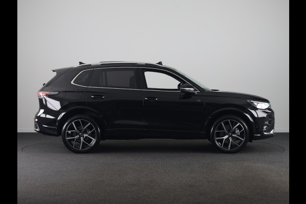 Volkswagen Tiguan 1.5 eHybrid R-Line Edition 272PK | Panoramadak | Camera | Wegklapbare trekhaak | Verlengde garantie
