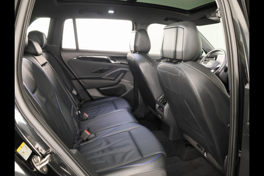 Volkswagen Tiguan 1.5 eHybrid R-Line Edition 272PK | Panoramadak | Camera | Wegklapbare trekhaak | Verlengde garantie