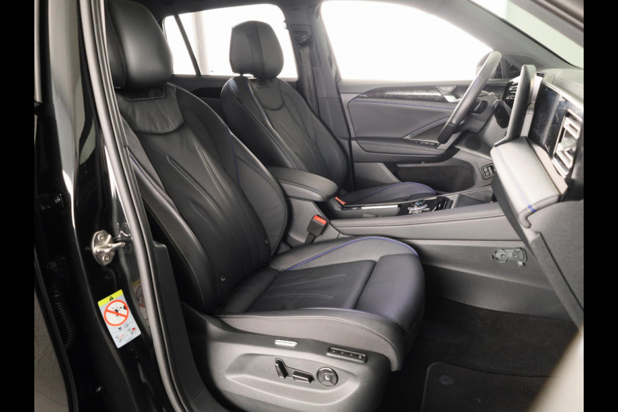 Volkswagen Tiguan 1.5 eHybrid R-Line Edition 272PK | Panoramadak | Camera | Wegklapbare trekhaak | Verlengde garantie
