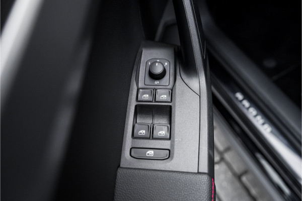 Seat Arona 1.5 TSI EVO FR Business Intense+ ACC Camera CarPlay ACC