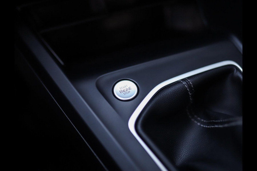 Volkswagen Golf 1.5 TSI R-Line | Camera | Stuur/Stoelverw. | DAB | ACC