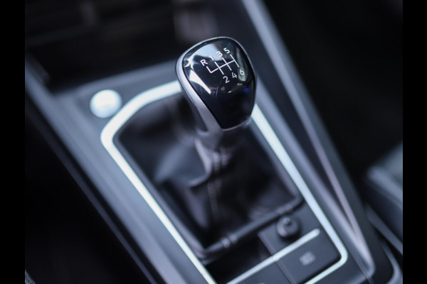 Volkswagen Golf 1.5 TSI R-Line | Camera | Stuur/Stoelverw. | DAB | ACC