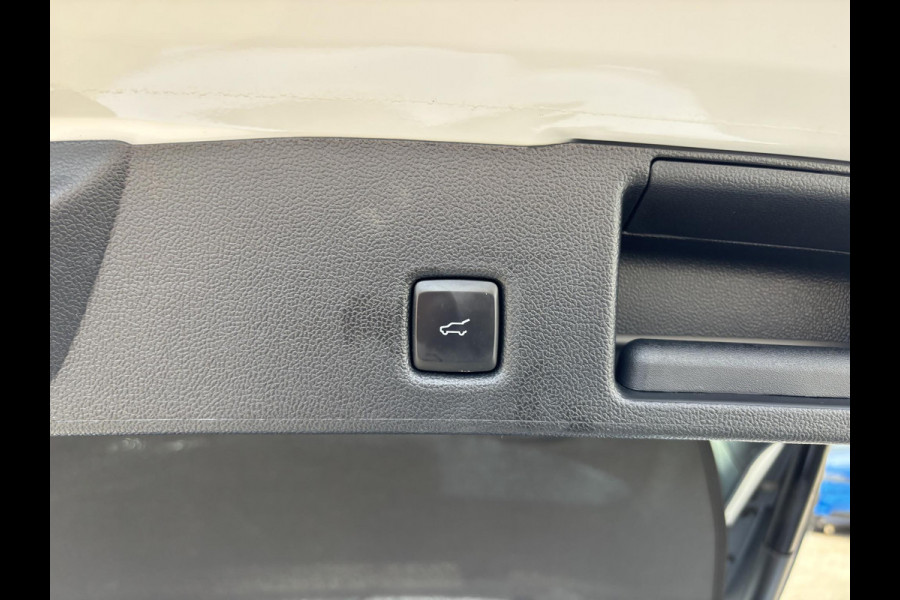 Ford Kuga 2.5 PHEV ST-Line 225pk | Trekhaak afneembaar | Adaptive cruise control | Winter Pack | Dodehoeksensoren | Achteruitrijcamera | Elektrische Achterklep