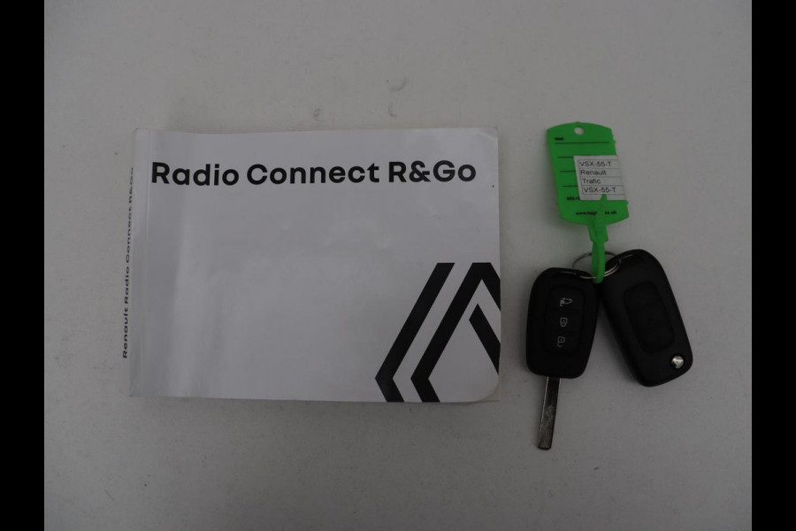 Renault Trafic 2.0 dCi T29 L1H1 Comfort | Trekhaak | Airco | Bluetooth | Parkeerhulp | Camera | Full LED | Cruise control | 3 Persoons