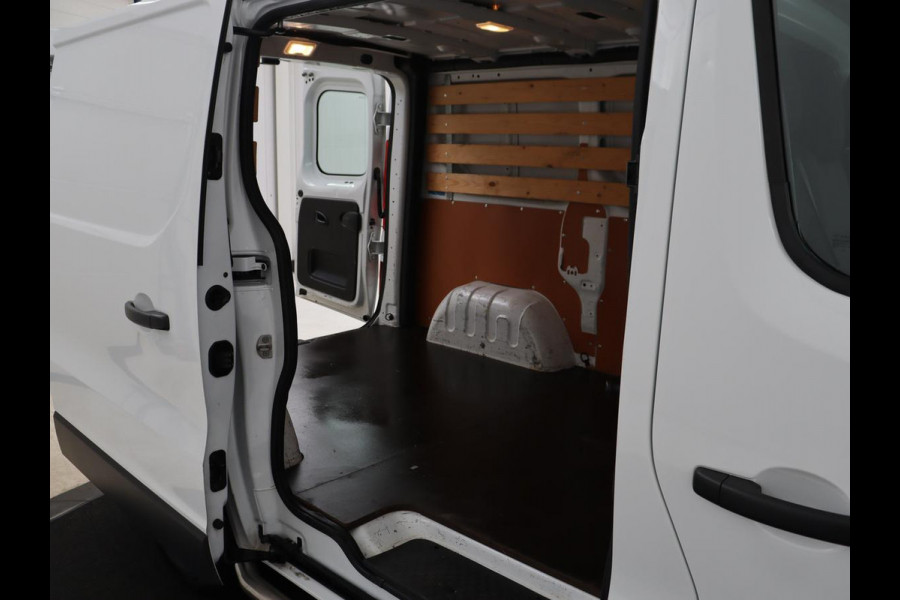 Renault Trafic 2.0 dCi T29 L1H1 Comfort | Trekhaak | Airco | Bluetooth | Parkeerhulp | Camera | Full LED | Cruise control | 3 Persoons