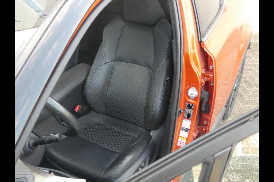 Toyota C-HR 2.0 Hybrid Launch Edition