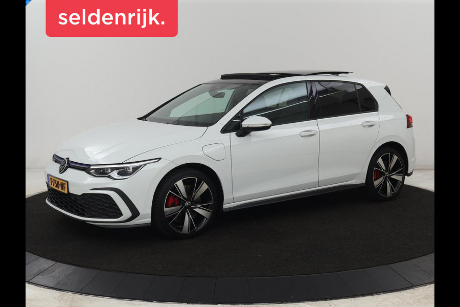 Volkswagen Golf 1.4 eHybrid GTE | Panoramadak | Stoelverwarming | Adaptive cruise | Carplay | Sfeerverlichting | Keyless | 18'' | Navigatie | Sportstoelen | Parkeerhulp | PHEV | Plug In