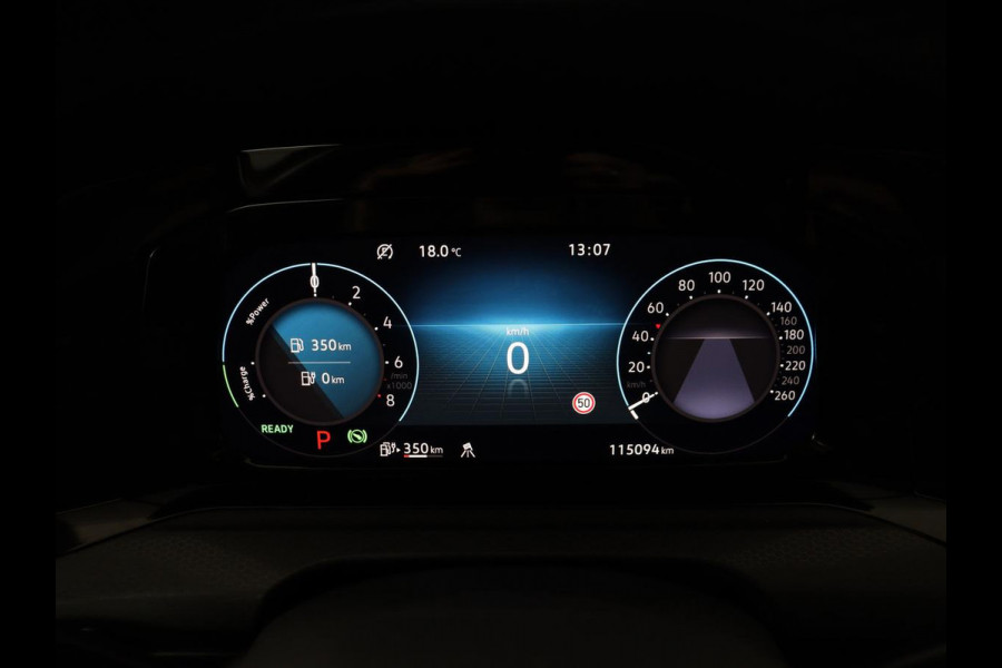 Volkswagen Golf 1.4 eHybrid GTE | Panoramadak | Stoelverwarming | Adaptive cruise | Carplay | Sfeerverlichting | Keyless | 18'' | Navigatie | Sportstoelen | Parkeerhulp | PHEV | Plug In