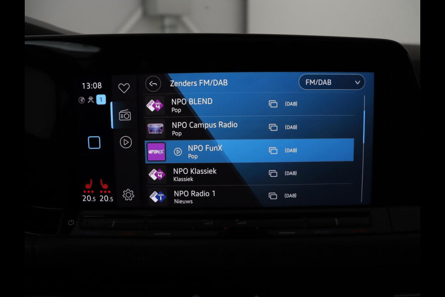 Volkswagen Golf 1.4 eHybrid GTE | Panoramadak | Stoelverwarming | Adaptive cruise | Carplay | Sfeerverlichting | Keyless | 18'' | Navigatie | Sportstoelen | Parkeerhulp | PHEV | Plug In