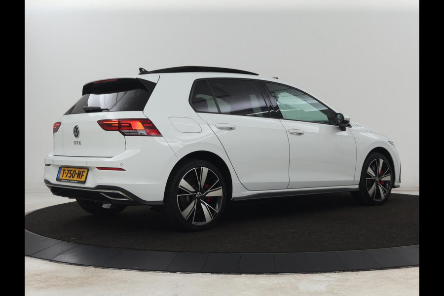 Volkswagen Golf 1.4 eHybrid GTE | Panoramadak | Stoelverwarming | Adaptive cruise | Carplay | Sfeerverlichting | Keyless | 18'' | Navigatie | Sportstoelen | Parkeerhulp | PHEV | Plug In